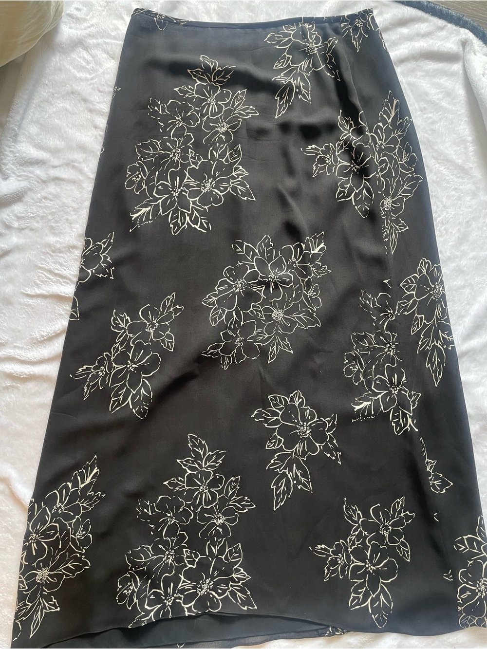Vintage 100% Silk Black Floral Print Maxi Skirt Sz 12 L Flowy Whimsigoth Boho - Picture 2 of 7